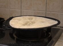 sapne mein tawe par roti sekana