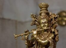 sapne me istdev ki murti chori hona